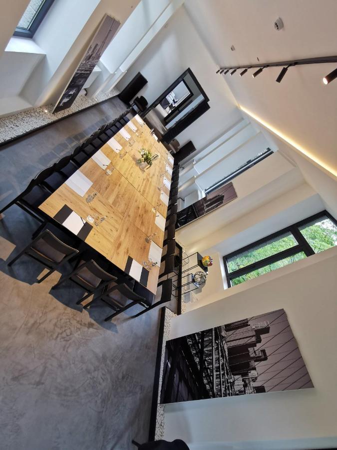 The Wise House Hotell Hastiere-par-dela Eksteriør bilde
